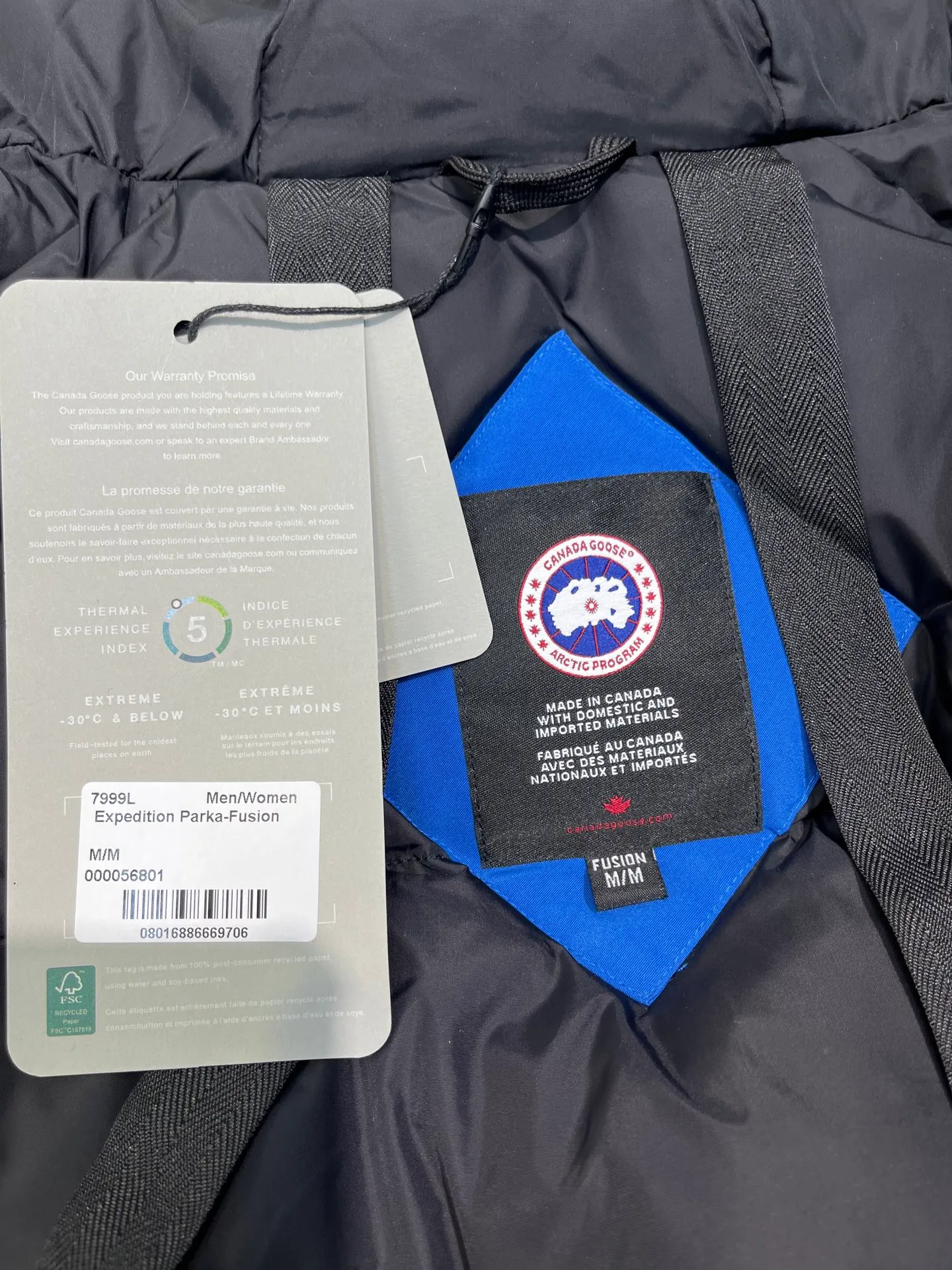 P780 CANADA GOOES 02 model Chilliwa bomber jacket 02 model, chosen by Arctic and Antarctic scientific expedition teams as their cold-proof equipment, the Rolls-Royce of down jackets. ➖ Industry-leading anti-counterfeiting chip sensing. ➖ Imported Behringer embroidery machines and customized embroidery labels, the highest level and industry leading. ➖ Imported Korean 21-count polyester-cotton blended original fabric, TC85 waterproof coated fabric, water-repellent, windproof and wear-resistant. ➖ The new national standard 80 white duck down is filled with an average of 520 grams of down. The amount of down filled is industry-leading. ➖ 100% nylon lon lining with double double-layer sealing design to prevent velvet running, seamless thread design on cuffs! ➖ Western Canadian Green Wolf Collar. ➖ Yoshida YKK provides original factory-customized electroplated sliders. YKK two-way lockable zippers are tight and smooth and do not peel off paint. ➖ 3M composite Velcro is durable and the accessories and hardware are all custom-made. Note: Our copywriting is only simple and clear. Instead of bragging about the copywriting, it is better to compare and understand with samples. Only for the purest, most focused, most professional, highest quality, and highest sex!  size：xs-xl